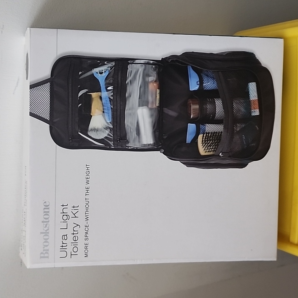 Brookstone toiletry kit